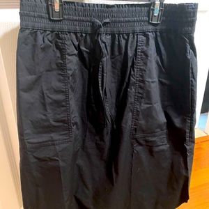 [Gap] 🆕 NWT Black Skirt w/Pockets - Sz Small
